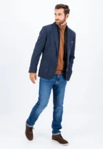 Μοντέρνο τουίντ μπλέιζερ φτιαγμένο από στιβαρό μείγμα μαλλί