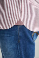 ΠΟΥΚΑΜΙΣΟ COMFORT FIT-ΜΠΟΡΝΤΩ  ΜΕ ΑΣΠΡΕΣ ΡΙΓΕΣ