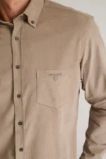Κοτλέ βαμβακερό button-down πουκάμισο-μπεζ-καφε